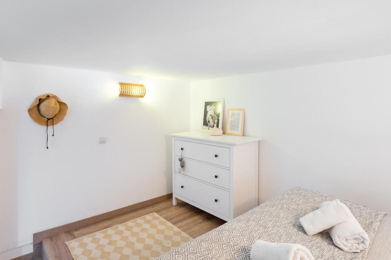 Stay U-Nique Apartments Travessera II Barcelona Zewnętrze zdjęcie